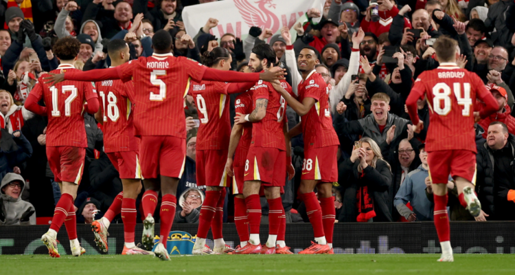Liverpool arrolla a Tottenham y avanza a la final de la Carabao Cup.