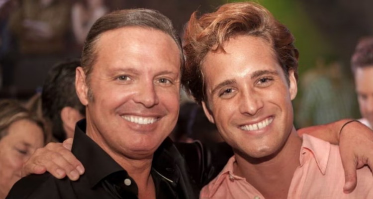 Luis Miguel junto a Diego Boneta en referencia a demanda contra la serie de Netflix