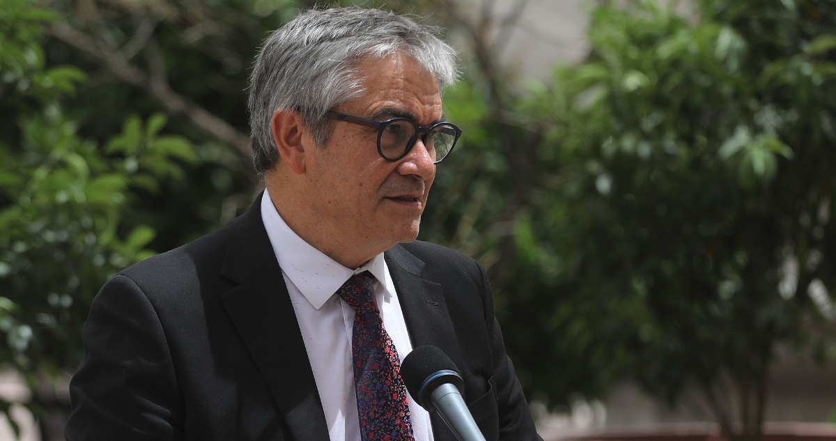 Marcel interrumpe sus vacaciones y cita a un punto de prensa por millonarios traspasos de Corfo