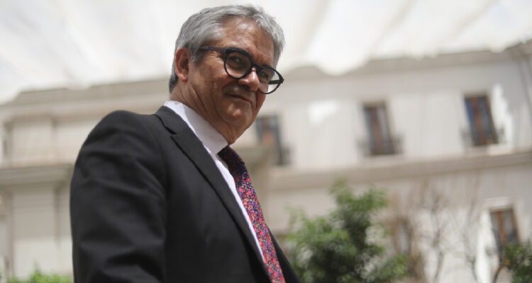 Marcel celebra Imacec de diciembre y proyecta que el 2024 cerró con un crecimiento del 2,5%