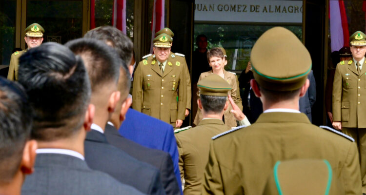 Más de mil jóvenes inician su camino como futuros Carabineros: RM lidera ingreso con 71% de mujeres