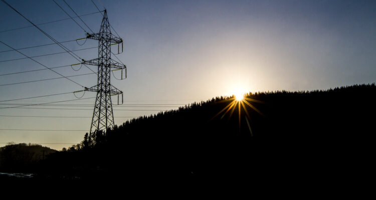 megacorte de luz muestra que chile tiene un sistema centralizado que nos hace vulnerables