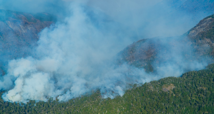 Megaincendio argentino cerca de frontera con Chile