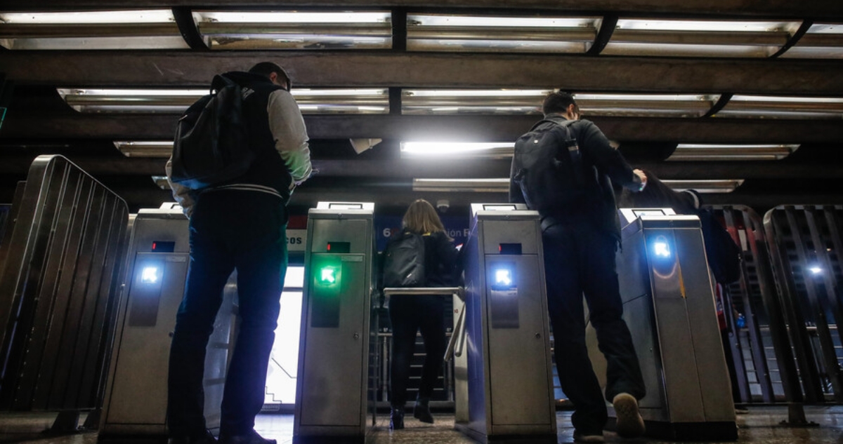 Metro de Santiago inicia el miércoles con servicio parcial tras apagón