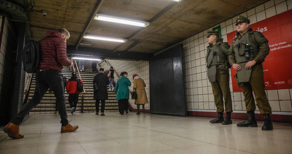 Anuncian más trenes, cámaras y regreso de Carabineros al Metro para el inicio de marzo