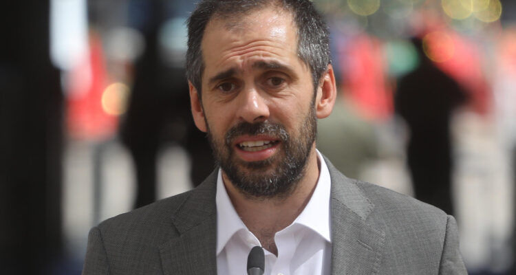 Grau acusa “fake news” y deja entrever en qué se habría usado el dinero que Corfo obtuvo por el litio