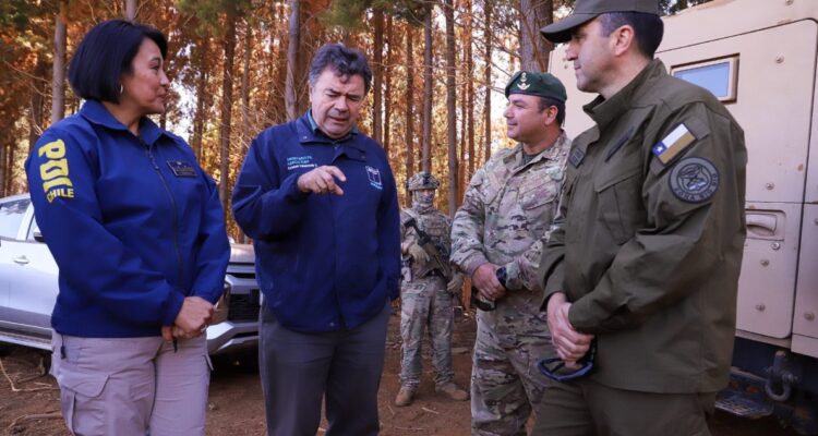 Ministro Valenzuela pide designar fiscal para investigar intencionalidad en incendios forestales del Bío Bío