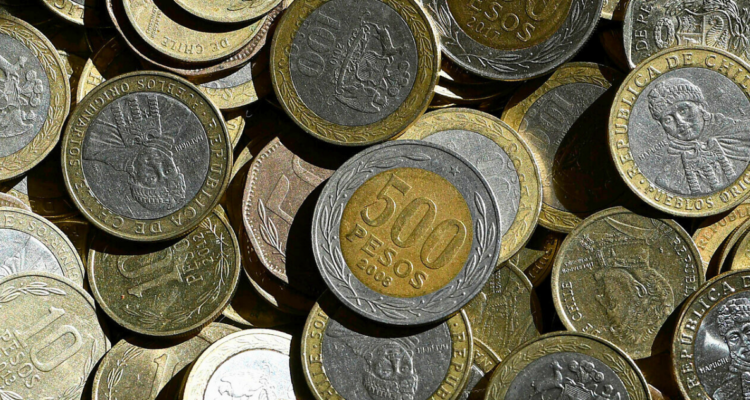 Cuántas monedas se acuñaron en Chile el 2023 y por qué no se puede conocer su costo de producción