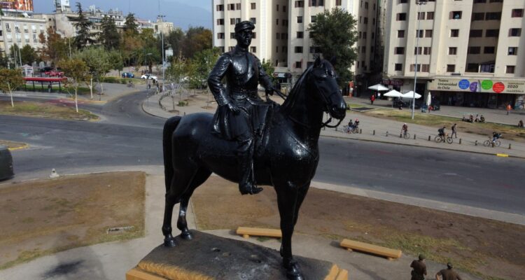 Monumento de general Baquedano en Plaza Italia: proponen cambiarlo por Manuel Rodríguez