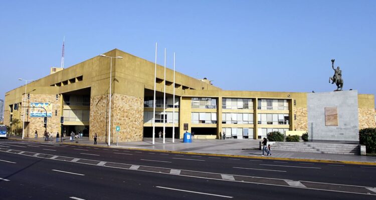 Municipio de Antofagasta se querella contra responsables de agresión a funcionarios en Plaza Colón