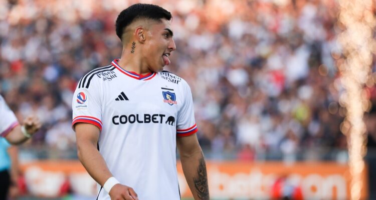 Jordhy Thompson sigue siendo rechazado por clubes chilenos.