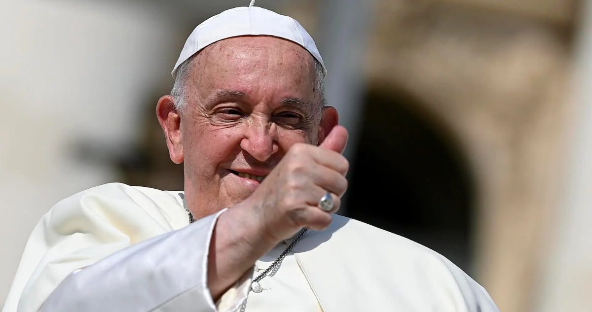 Papa Francisco pasa una noche tranquila tras sufrir crisis respiratoria