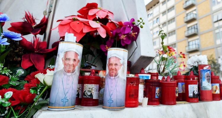 Cardenal italiano cree posible que papa Francisco renuncie “si tuviera dificultades graves”