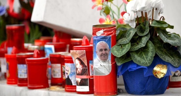 “El corazón está soportando”: actualizan complicado estado de salud del papa Francisco