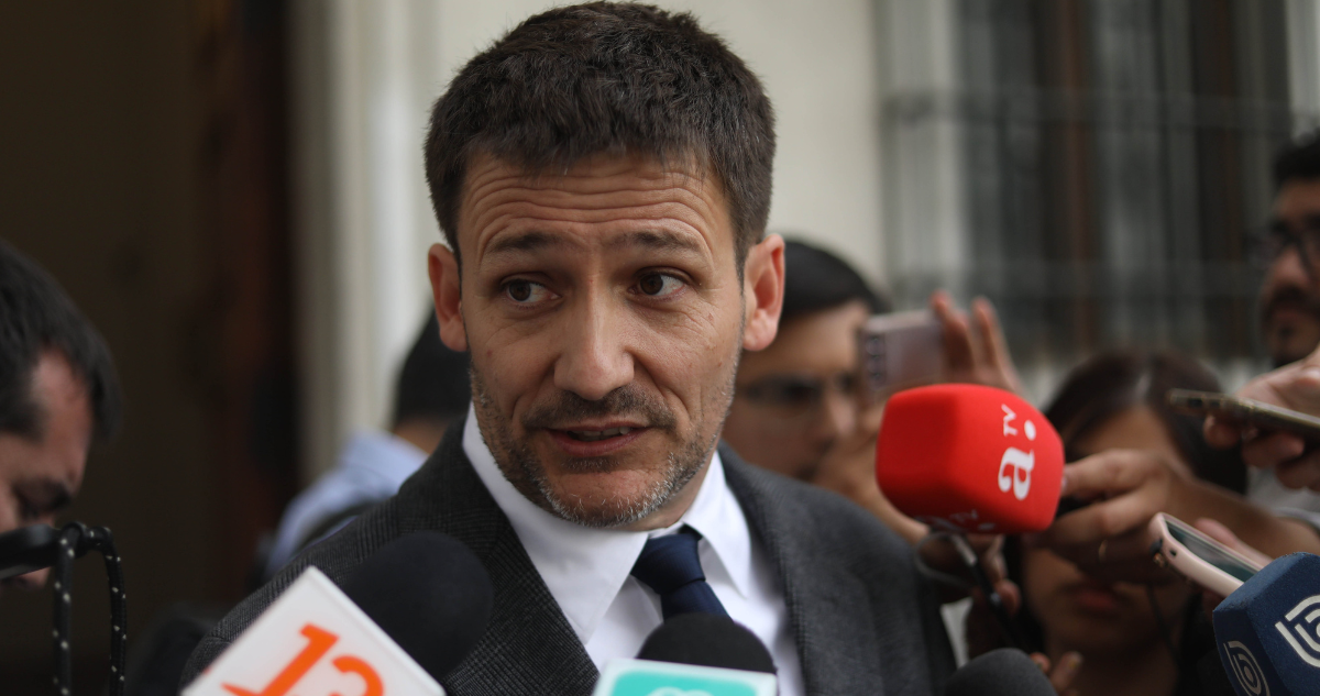 Pardow llama a “no instrumentalizar una emergencia” tras dichos de Matthei por megacorte de luz