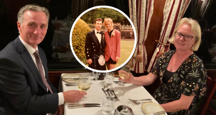 Derek y Nina en una cita después de 30 años de matrimonio tras conocerse en un tren
