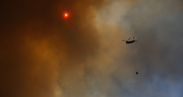 Revelan posibles nuevos involucrados en megaincendio de Valparaíso: un bombero y un funcionario CONAF