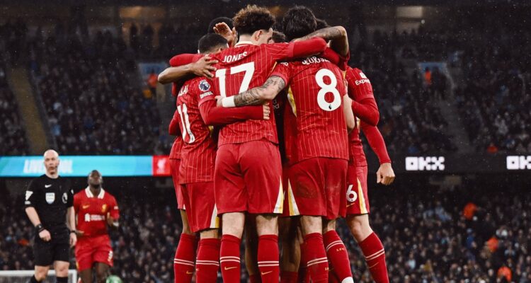 Con un Salah imparable: Liverpool doblega al City y se prueba la corona de la Premier League