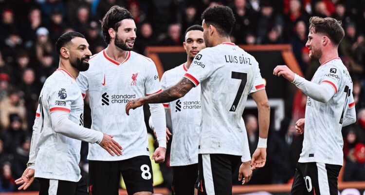 Mohamed Salah lideró nuevo triunfo del Liverpool en Premier League.