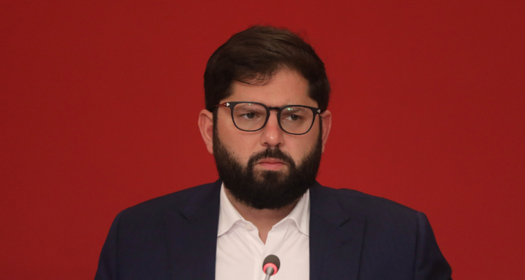 Presidente Boric rompe 108 días de silencio ante la prensa: los porqués de la “estrategia” de Gobierno