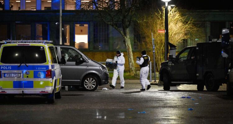 Primer ministro de Suecia: tiroteo con 10 muertos en escuela es “el peor en la historia del país”