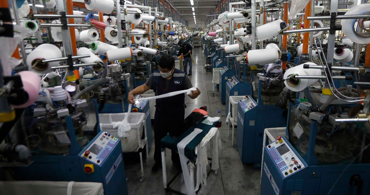 La producción industrial en Chile anota crecimiento en enero pero se desacelera frente al mes anterior