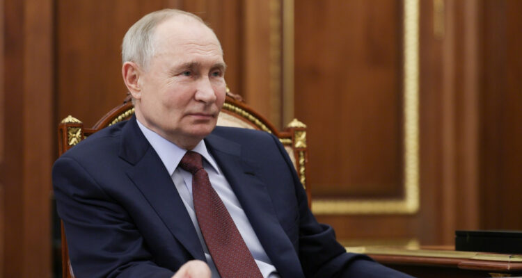 Kremlin asegura que Putin está dispuesto a negociar con Zelenski pese a dudar de su legitimidad