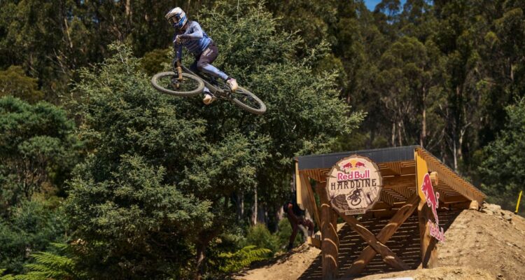 Vuelve Red Bull Hardline: el evento más extremo del MTB se da cita en Tasmania con los mejores riders