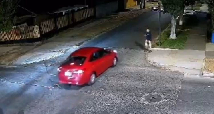 Adulta mayor cesante sufre robo de su auto mientras trabajaba como chofer de app en San Miguel