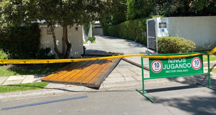 Delincuentes golpean y amarran a asesora del hogar para cometer violento robo en Vitacura