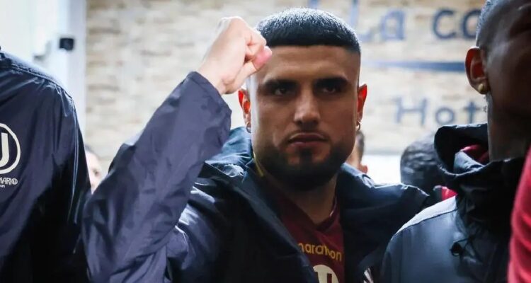 Rodrigo Ureña seguirá jugando en Universitario.