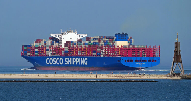 Colombia abre nueva ruta comercial con China en medio de las tensiones con Estados Unidos