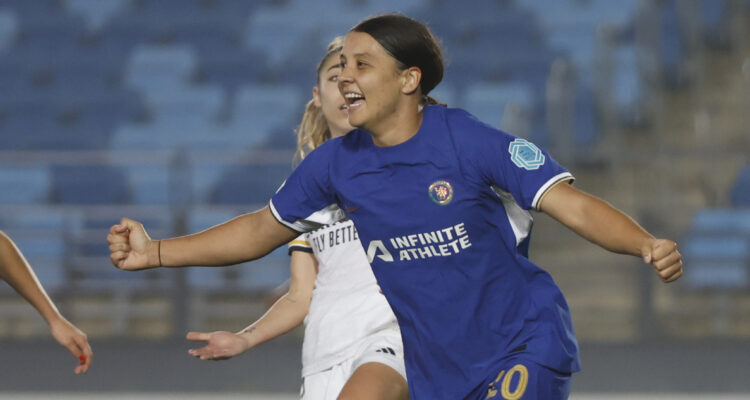 Sam Kerr jugando para el Chelsea
