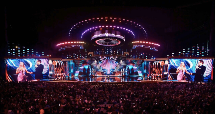 artistas y humorista segunda noche Viña