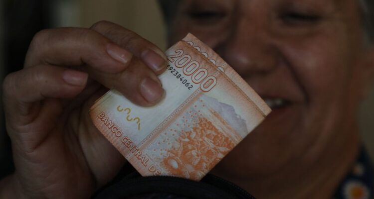 Cómo dónde consultar con RUT fecha de nacimiento si te corresponde el primer segundo tercer pago del ex bono marzo aporte familiar permanente 2025 y cuándo