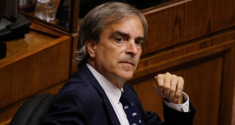 Cruz-Coke (Evópoli) dice que no es partidario de hacer una primaria en la oposición si no es amplia