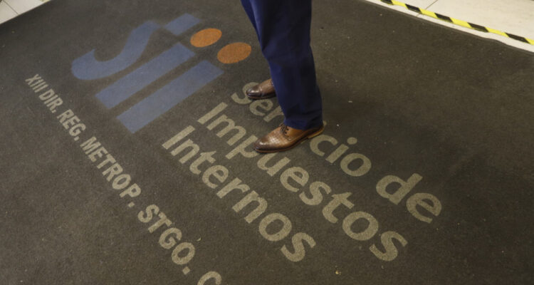 Acusan falta de claridad en cálculo de avalúo fiscal (SII) tras alza en recaudación por bienes raíces
