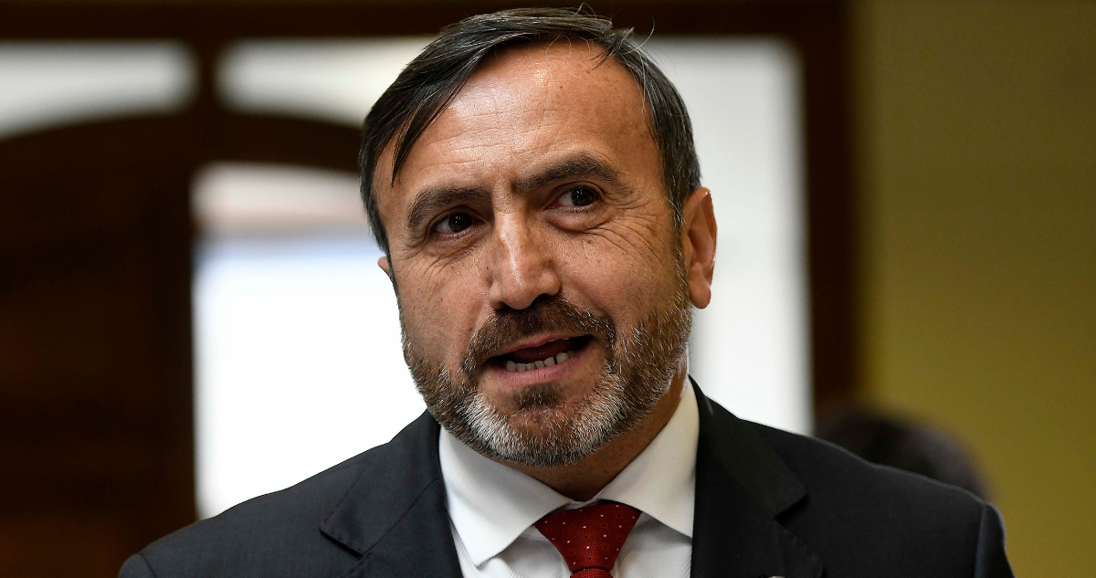 La formalización del diputado Francisco Pulgar, quien fue acusado de delitos de violación y abuso sexual reiterado contra menor de 14 años, se está realizando en completa reserva en el Juzgado de Garantía de Talca.