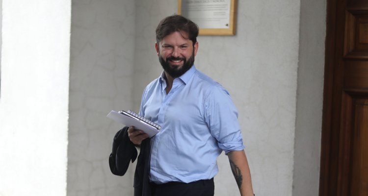 Presidente Boric es sobreseído en causa por presunta difusión de imágenes íntimas