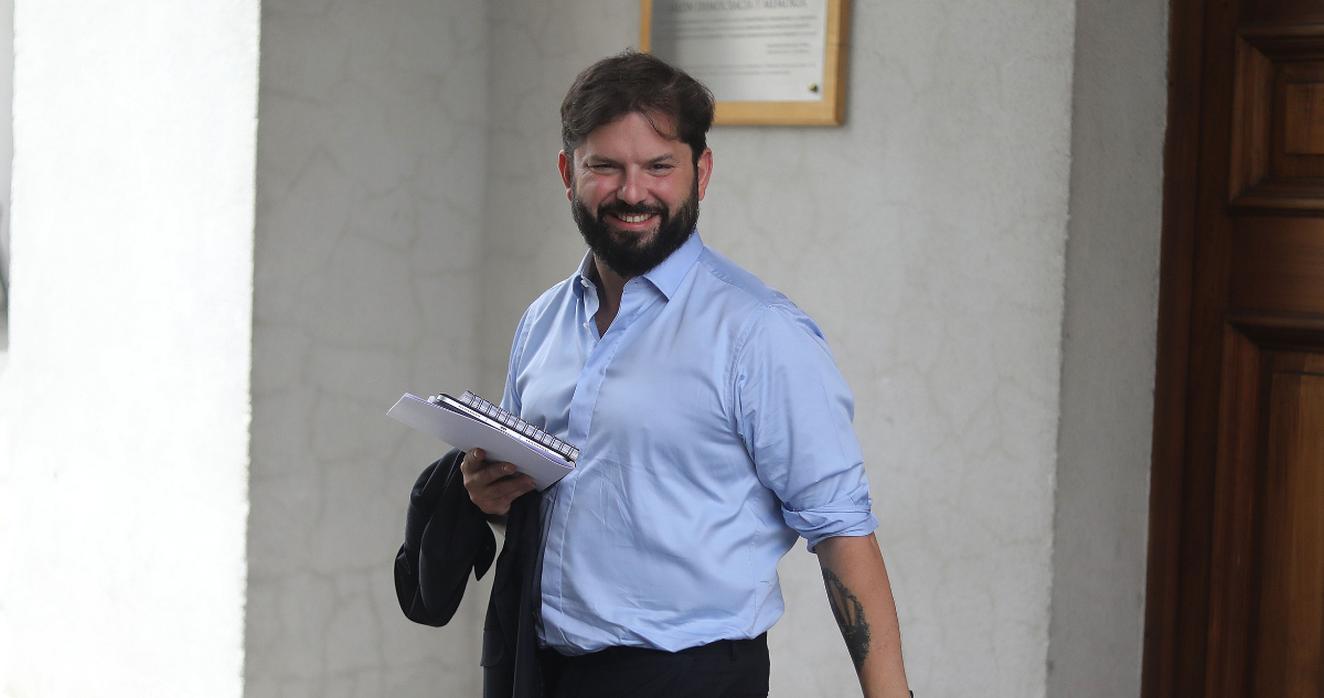 Presidente Boric es sobreseído en causa por presunta difusión de imágenes íntimas