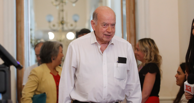 Insulza (PS) emplaza al oficialismo por demora en definición presidencial: “Elijamos ya, por favor”