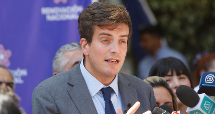 Schalper (RN) por irrupción de Kaiser: “No puede ir por la vida mandándose frases sin hacerse cargo”