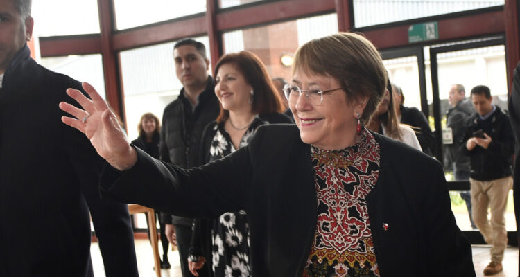 Socialdemócratas respaldan eventual candidatura presidencial de Bachelet para frenar a la ultraderecha