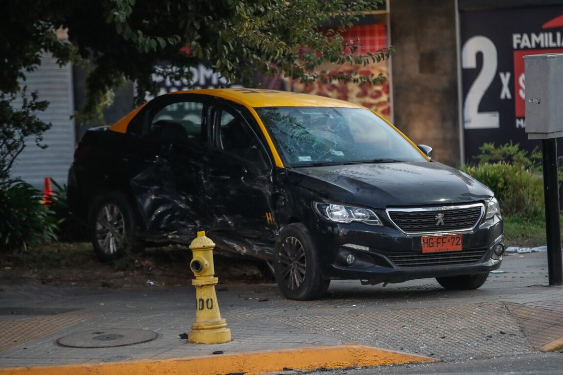 Carabinero queda grave tras sufrir accidente mientras ejercía como taxista en La Florida