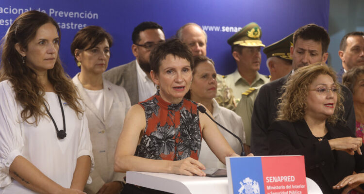 Tohá informa fin del toque de queda con 207 detenidos: se investiga robo de conductores en el norte