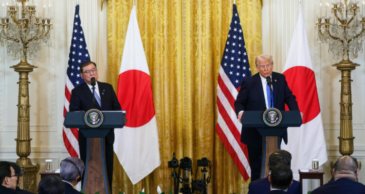 Trump dice que empresa japonesa terminará por retirar oferta y no comprará siderúrgica estadounidense