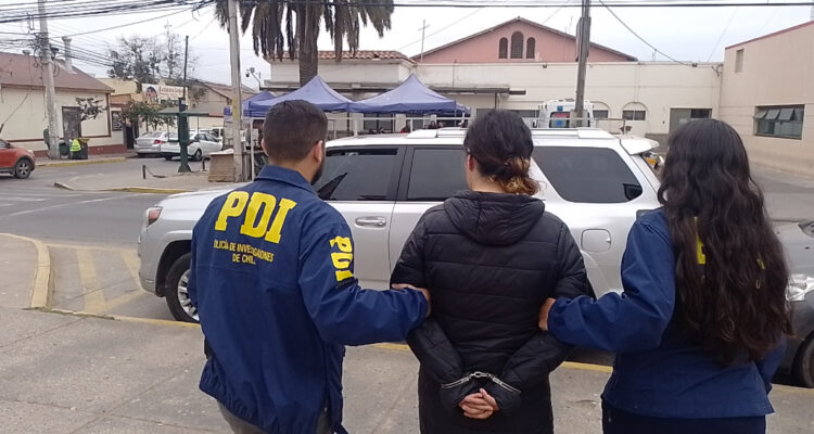 Detienen a mujer acusada de engañar a turistas con falsos arriendos de casas de veraneo en La Serena