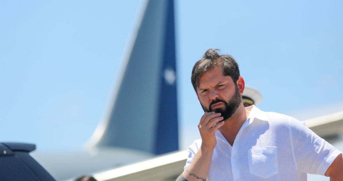 Presidente Boric arriba a Uruguay para cambio de mando presidencial: tendrá reuniones bilaterales