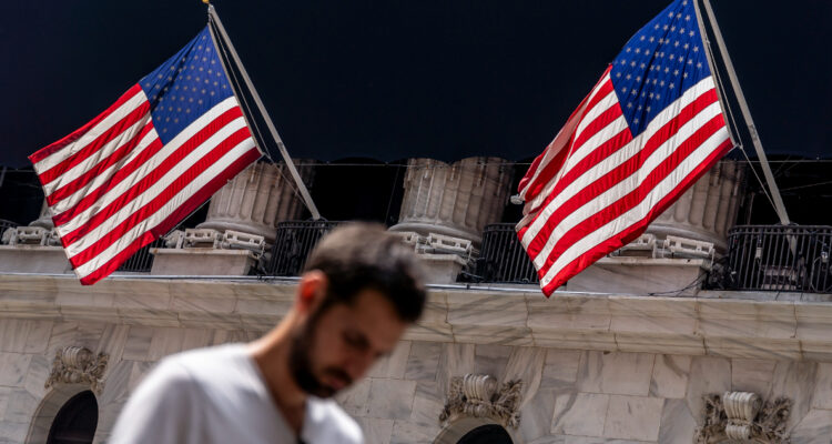 La Bolsa de Nueva York abrió en verde tras anuncio de Trump de nuevas tarifas para el acero y aluminio