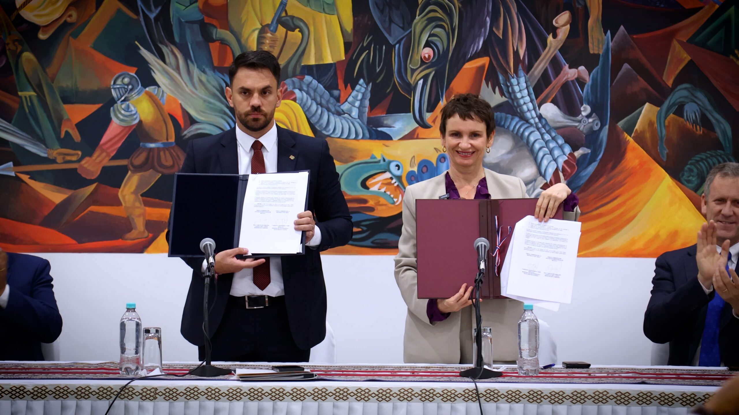 Gobierno firma protocolo con Bolivia para reconducción de personas que ingresan irregularmente